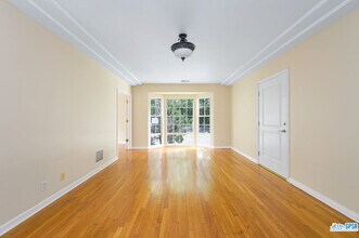 9425 W Olympic Blvd in Beverly Hills, CA - Building Photo - Building Photo