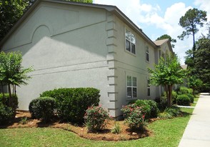 Moore Street Apartments in Valdosta, GA - Foto de edificio - Building Photo