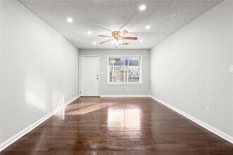 2172 Park Terrace in College Park, GA - Building Photo - Building Photo