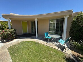 221 W Stevens Rd in Palm Springs, CA - Building Photo - Building Photo