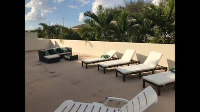 519B SW 5th Ave in Fort Lauderdale, FL - Building Photo - Building Photo