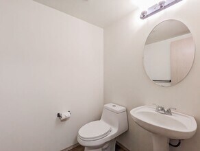 20022 61st Pl W in Lynnwood, WA - Building Photo - Building Photo