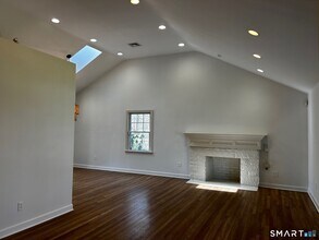 97 Godfrey Rd in Fairfield, CT - Building Photo - Building Photo