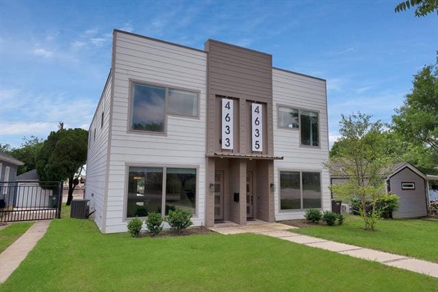 property at 4635 Calmont Ave