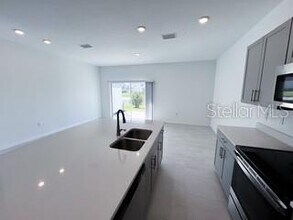 8725 Daydream St in Sarasota, FL - Building Photo - Building Photo