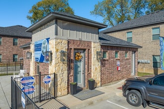 Cooper Landing in Joshua, TX - Foto de edificio - Building Photo