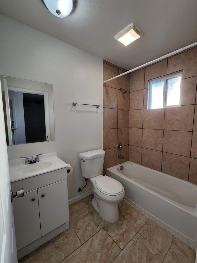 155 Amberidge Dr in Red Bluff, CA - Building Photo - Building Photo