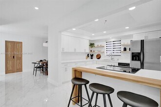 1355 Madison St in Hollywood, FL - Building Photo - Building Photo