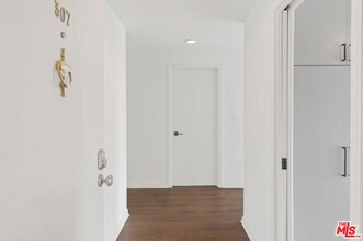 511 San Vicente Blvd in Santa Monica, CA - Building Photo - Building Photo