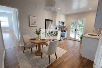 1229 1/2 Smithwood Dr in Los Angeles, CA - Building Photo - Building Photo