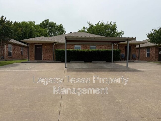 property at 1322 Country Club Rd