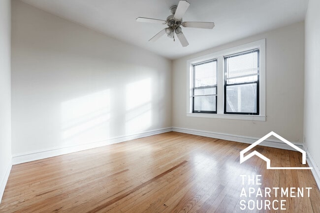 property at 1949 W Winnemac Ave