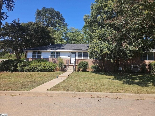 4 McNeil Ct