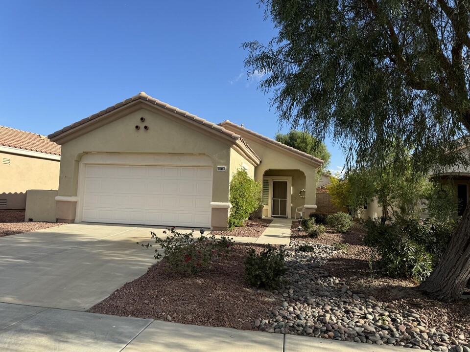 78464 Glastonbury Way in Palm Desert, CA - Building Photo