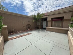 2419 Desert Glen Dr in Las Vegas, NV - Building Photo - Building Photo