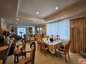 2160 W Century Dr in Los Angeles, CA - Building Photo - Building Photo