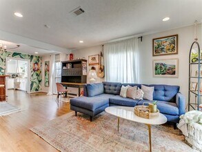 9443 Waterview Rd in Dallas, TX - Building Photo - Building Photo