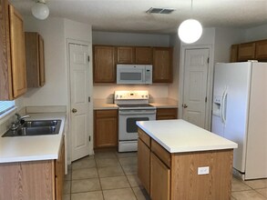 2606 Sheila Dr in Apopka, FL - Foto de edificio - Building Photo