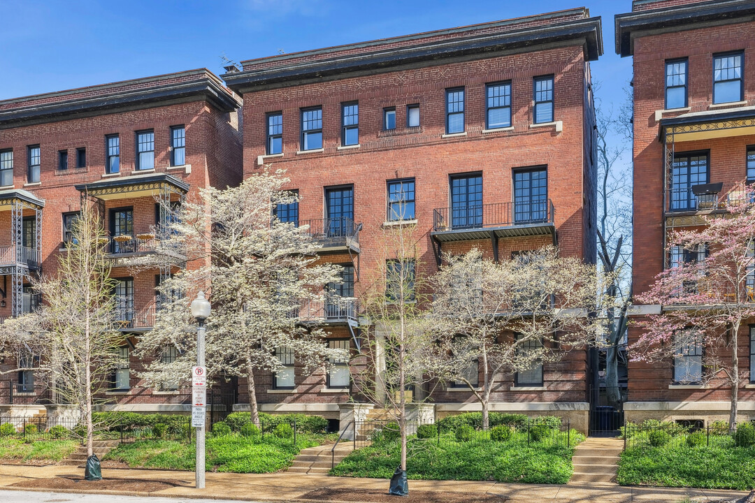 4937 Laclede Ave, Unit 3W in St. Louis, MO - Foto de edificio