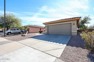 25025 W Dove Mesa Dr in Buckeye, AZ - Building Photo - Building Photo