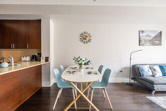 540 Front St W in Toronto, ON - Building Photo - Building Photo