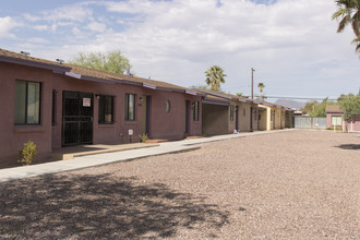 El Sol Apartments in Tucson, AZ - Foto de edificio - Building Photo