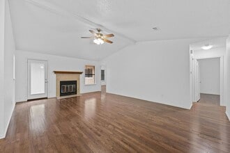 6710 Luckenbach Ln in Austin, TX - Building Photo - Building Photo