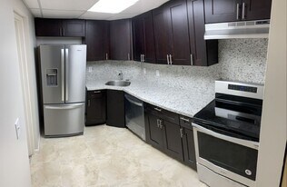3129 Oakland Shores Dr, Unit Apt A111 in Oakland Park, FL - Building Photo