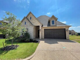 2405 Vineyard Dr in Granbury, TX - Building Photo
