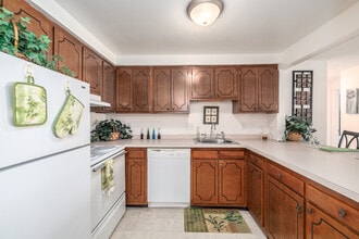 Windsor Mews Apartments in Rome, NY - Building Photo - Interior Photo