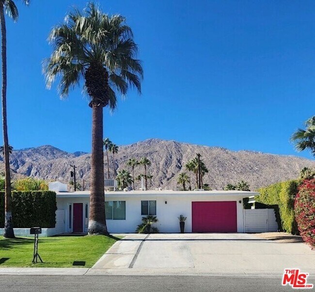 property at 695 S Vista Oro