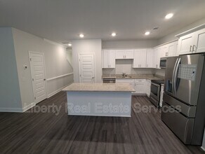 340 Gov Gwinnett Way in Pooler, GA - Foto de edificio - Building Photo