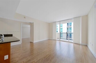 4100 Salzedo St, Unit 710 in Coral Gables, FL - Building Photo - Building Photo