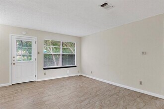 6605 Bluestone St in Austin, TX - Building Photo - Building Photo