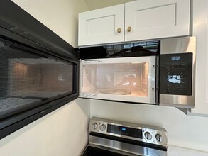 2161 S Nowell Cir, Unit 2161 Nowell in South Salt Lake, UT - Foto de edificio - Building Photo
