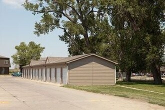 901 N 35th St in Council Bluffs, IA - Building Photo - Building Photo