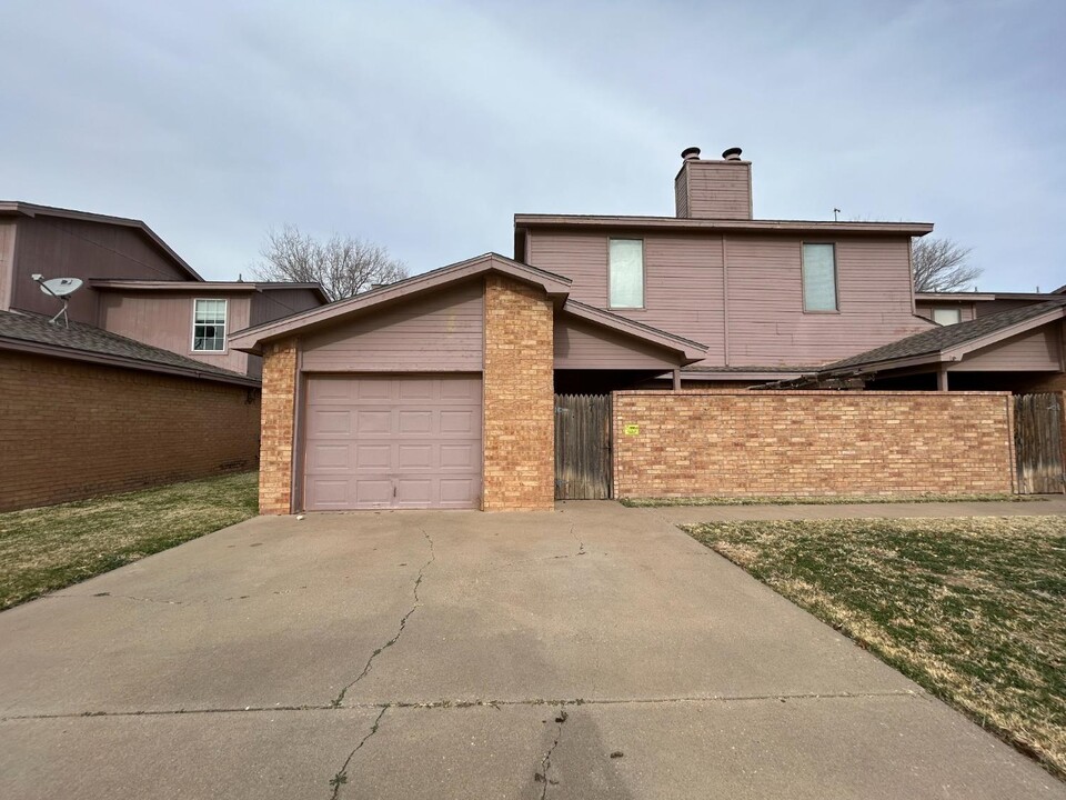 6110 36th St in Lubbock, TX - Building Photo