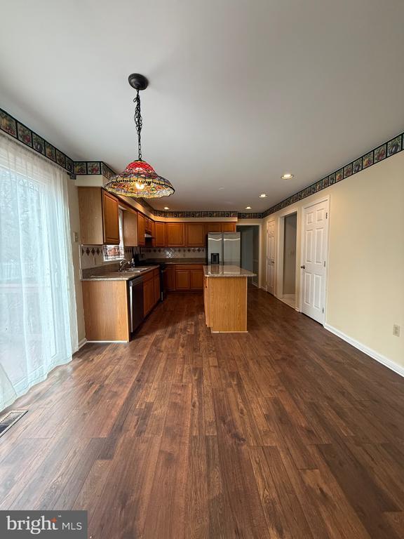 property at 28 Willow Way Dr