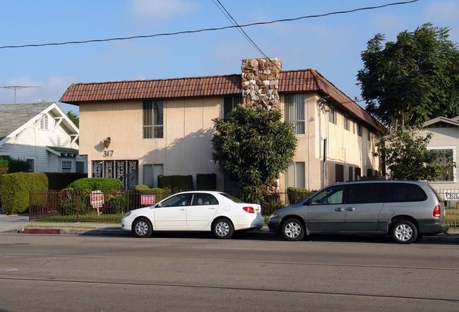 317 W Regent St in Inglewood, CA - Building Photo - Building Photo