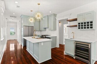 2835 Pine St in New Orleans, LA - Building Photo - Building Photo