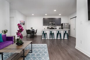 5842 Leisure Ln in Whitestown, IN - Building Photo