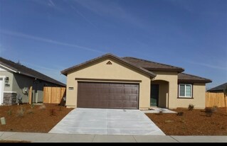 1335 Meadow Ranch St in Plumas Lake, CA - Building Photo