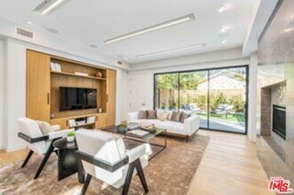 4427 Kingswell Ave in Los Angeles, CA - Building Photo - Building Photo