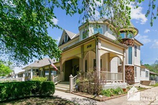 208 N Charles Ave in Wichita, KS - Building Photo