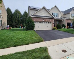 1075 Swallow Tail Ln in Breinigsville, PA - Building Photo