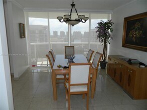 17555 Collins Ave, Unit 1904 in Sunny Isles Beach, FL - Building Photo - Building Photo