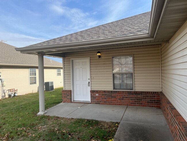 1188-1192 N Northwood Ave in Republic, MO - Building Photo - Building Photo