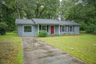 8407 Lenova Ln in Tallahassee, FL - Building Photo - Building Photo