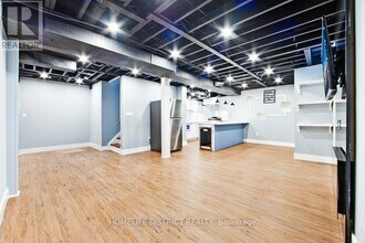 34 Brumstead Dr in Richmond Hill, ON - Building Photo - Building Photo