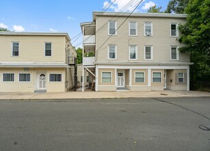 1 Walnut St in Manchester, CT - Building Photo - Building Photo